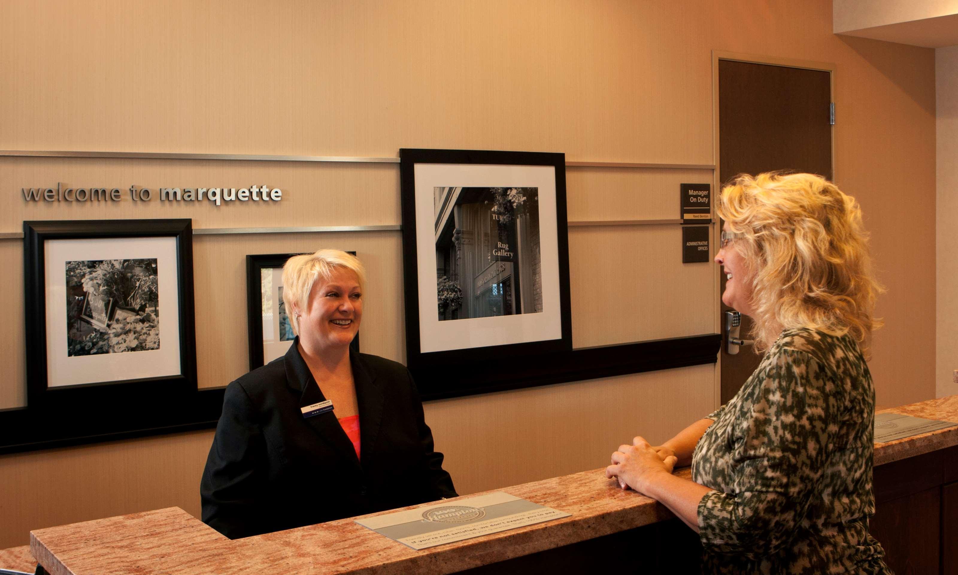 Hampton Inn Marquette-Waterfront Екстериор снимка