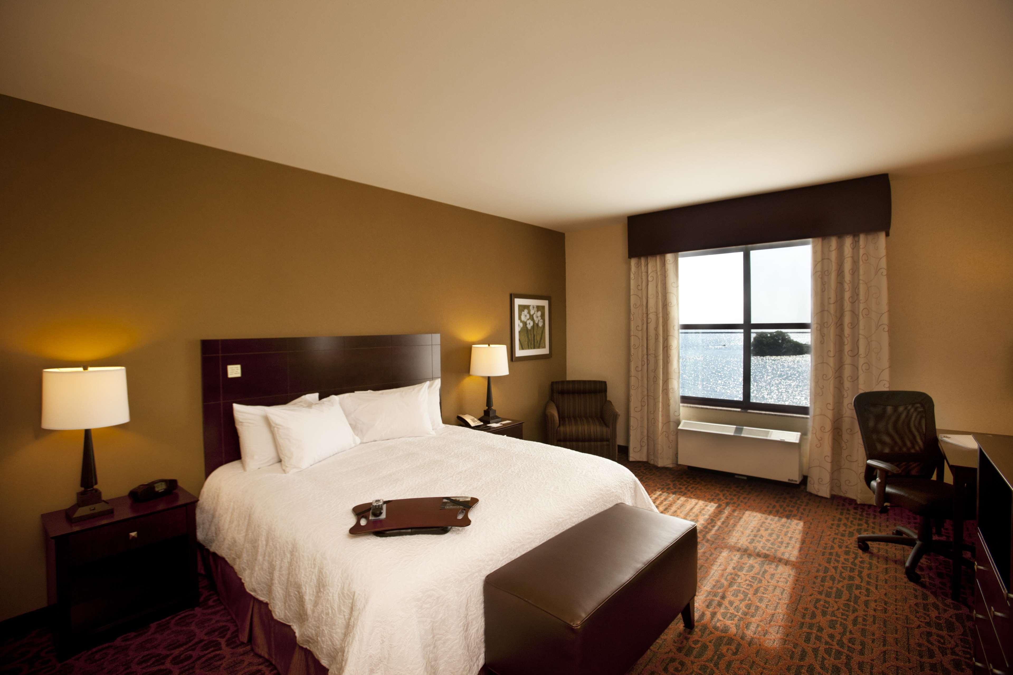 Hampton Inn Marquette-Waterfront Екстериор снимка