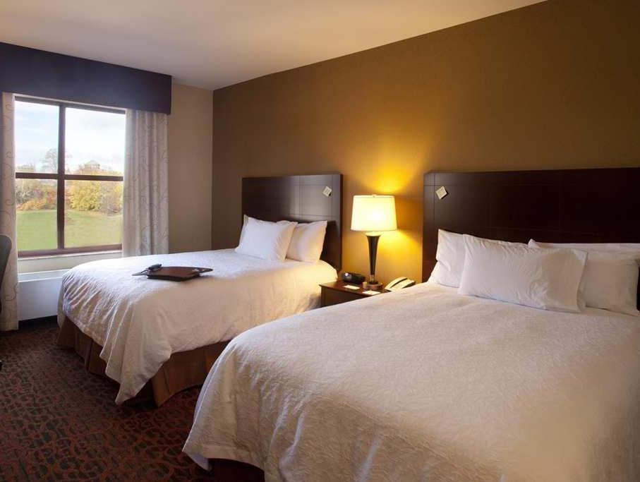 Hampton Inn Marquette-Waterfront Екстериор снимка