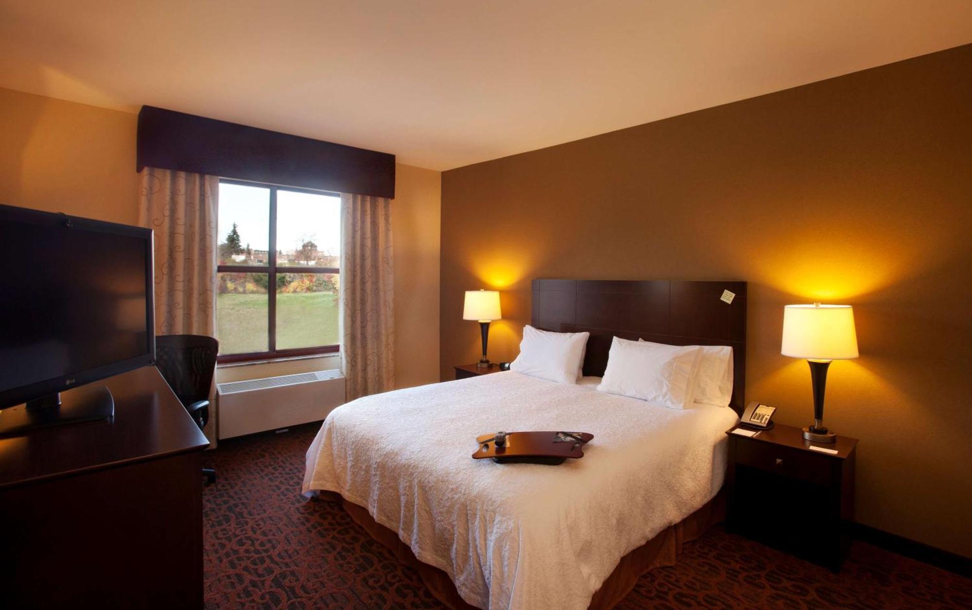 Hampton Inn Marquette-Waterfront Екстериор снимка