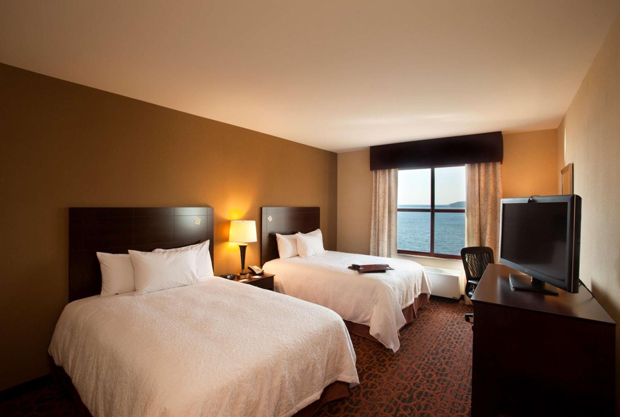 Hampton Inn Marquette-Waterfront Екстериор снимка
