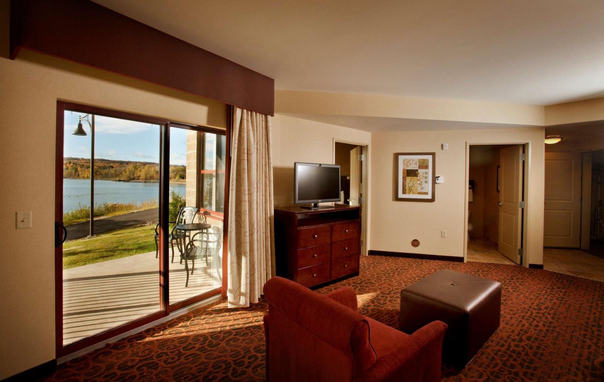 Hampton Inn Marquette-Waterfront Екстериор снимка