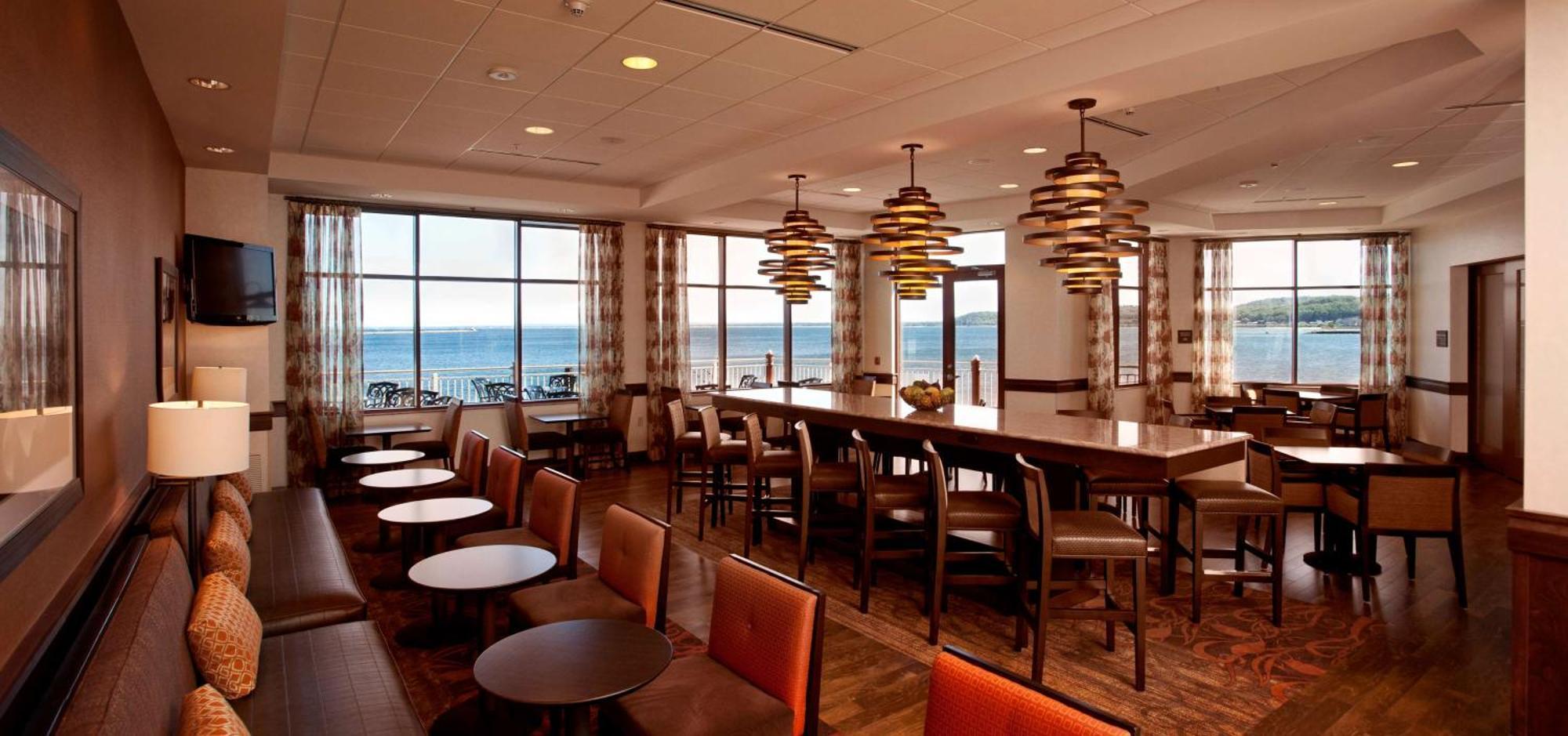 Hampton Inn Marquette-Waterfront Екстериор снимка