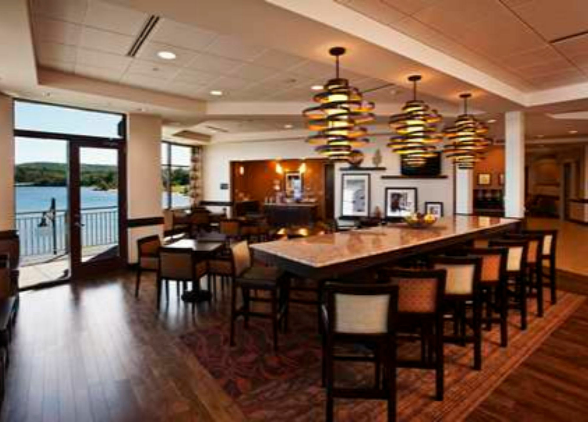 Hampton Inn Marquette-Waterfront Екстериор снимка